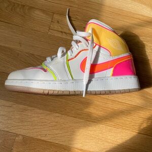 Jordan 1 Edge Glow